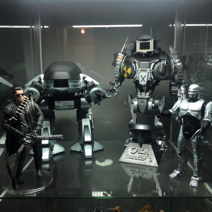 RoboCain Articulated Statue With Working Screen and Sound - Image 2