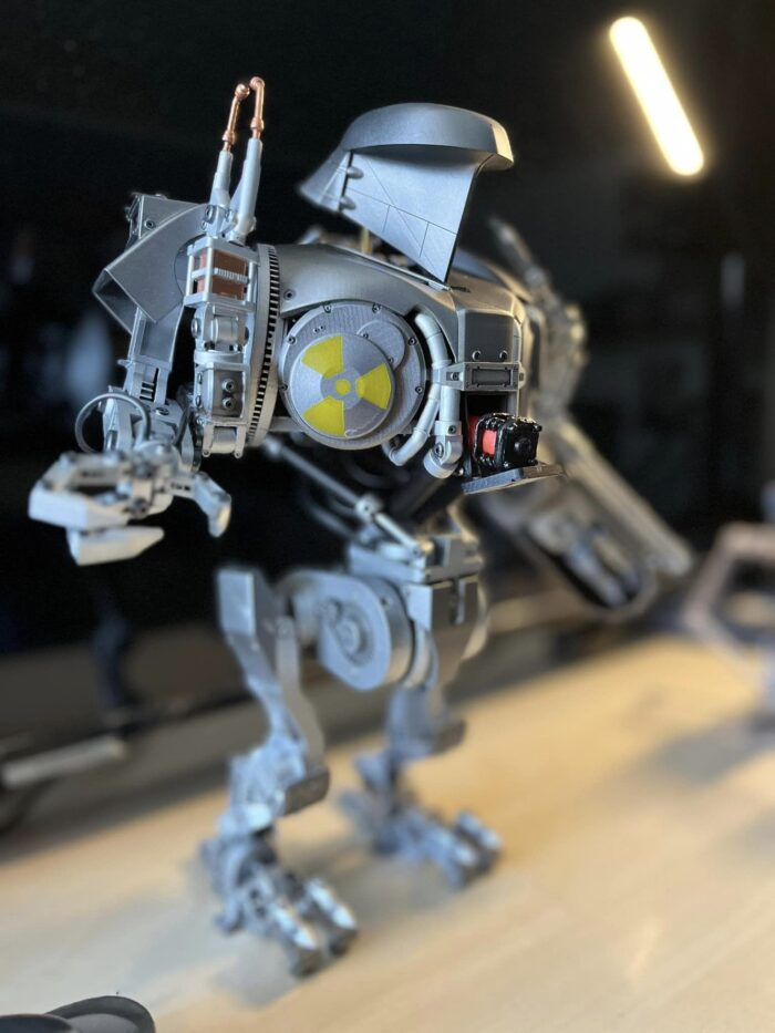 RoboCain Articulated Statue With Working Screen and Sound - Image 5