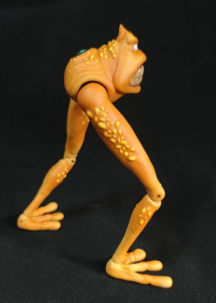 Scratch-It Small Soldiers Replica 5.5" - Image 3