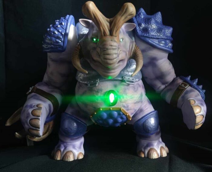 15" Small Soldiers Punch-It Replica - Image 9